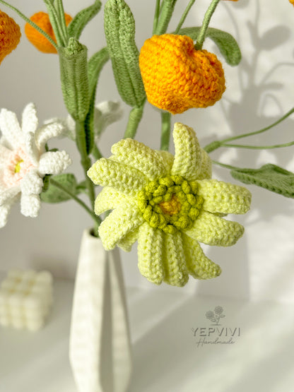 Finished crochet lantern lily and daisy bouquet. High quality yarn flowers. Unique handmade gift.