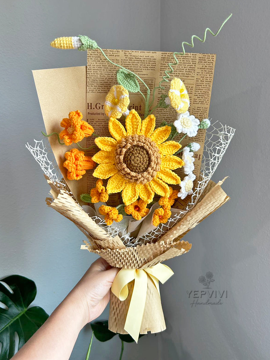 Finished crochet sunflower bouquet. High quality yarn flowers. Handmade gift.